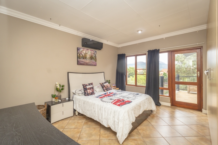 3 Bedroom Property for Sale in The Coves North West